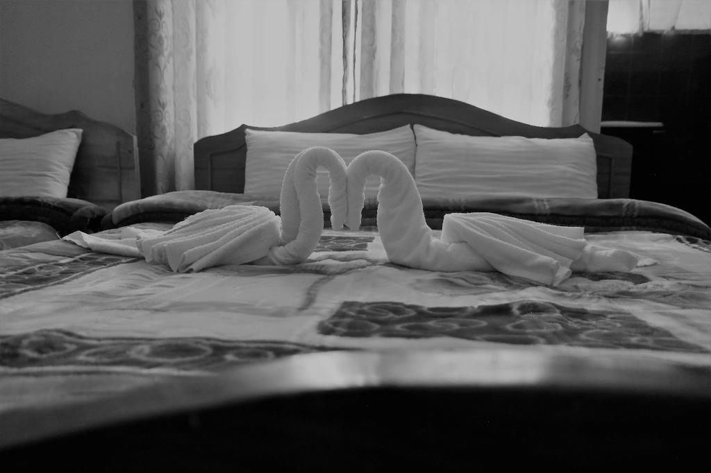 Vilmic Lake Inn & Holiday Bungalow นูวาราเอลิยา ภายนอก รูปภาพ
